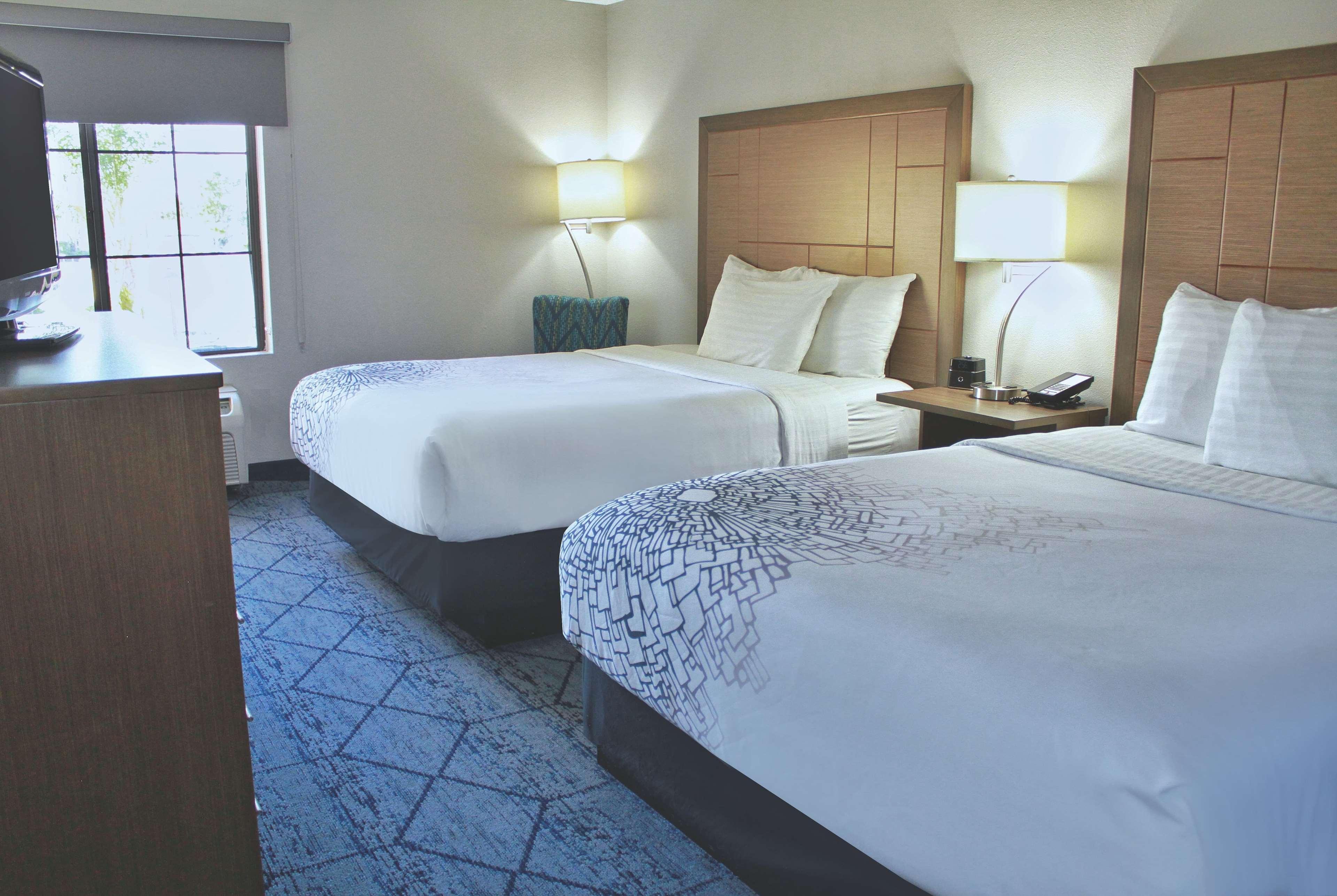 La Quinta By Wyndham Ne Long Beach/Cypress Hawaiian Gardens Extérieur photo