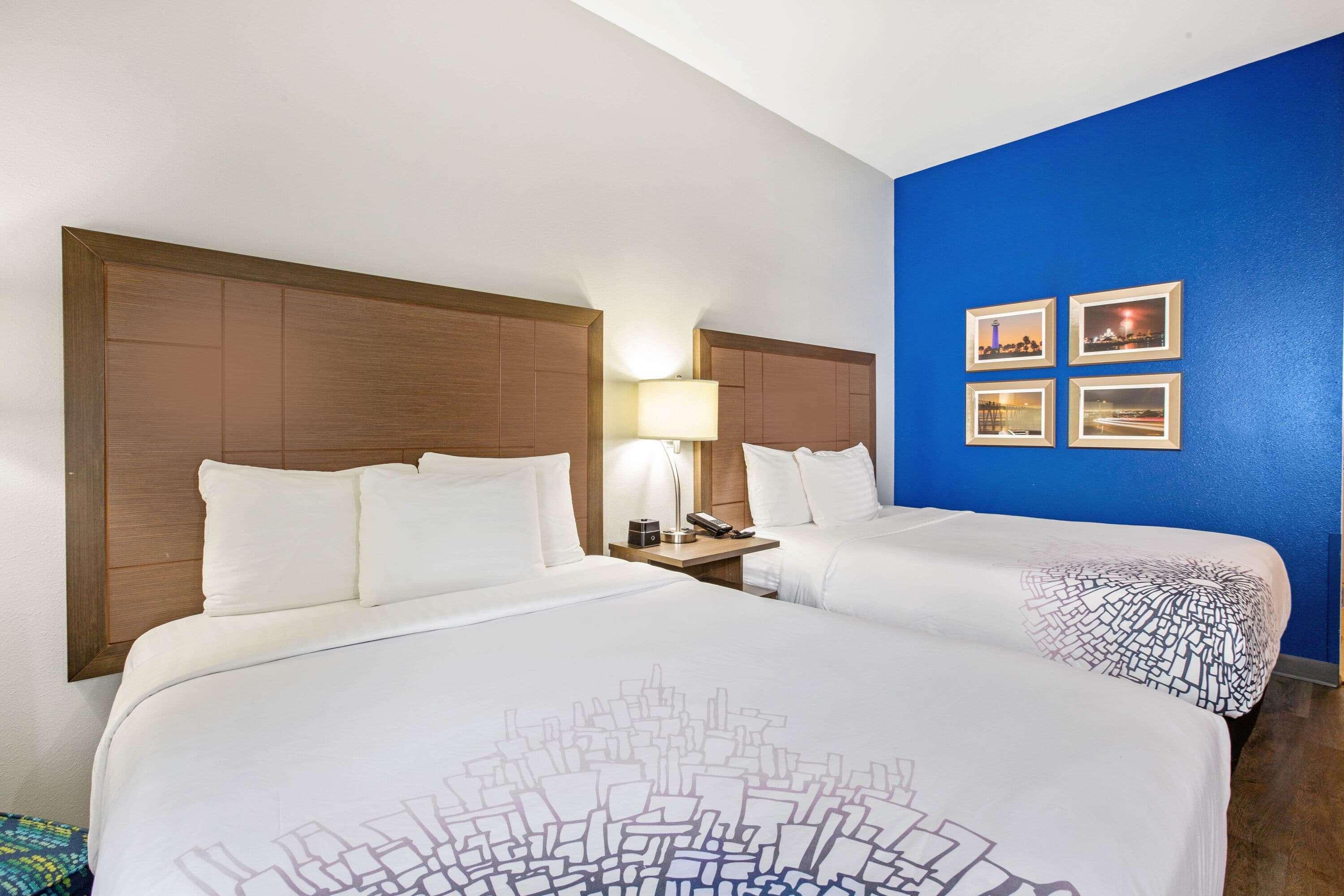 La Quinta By Wyndham Ne Long Beach/Cypress Hawaiian Gardens Extérieur photo