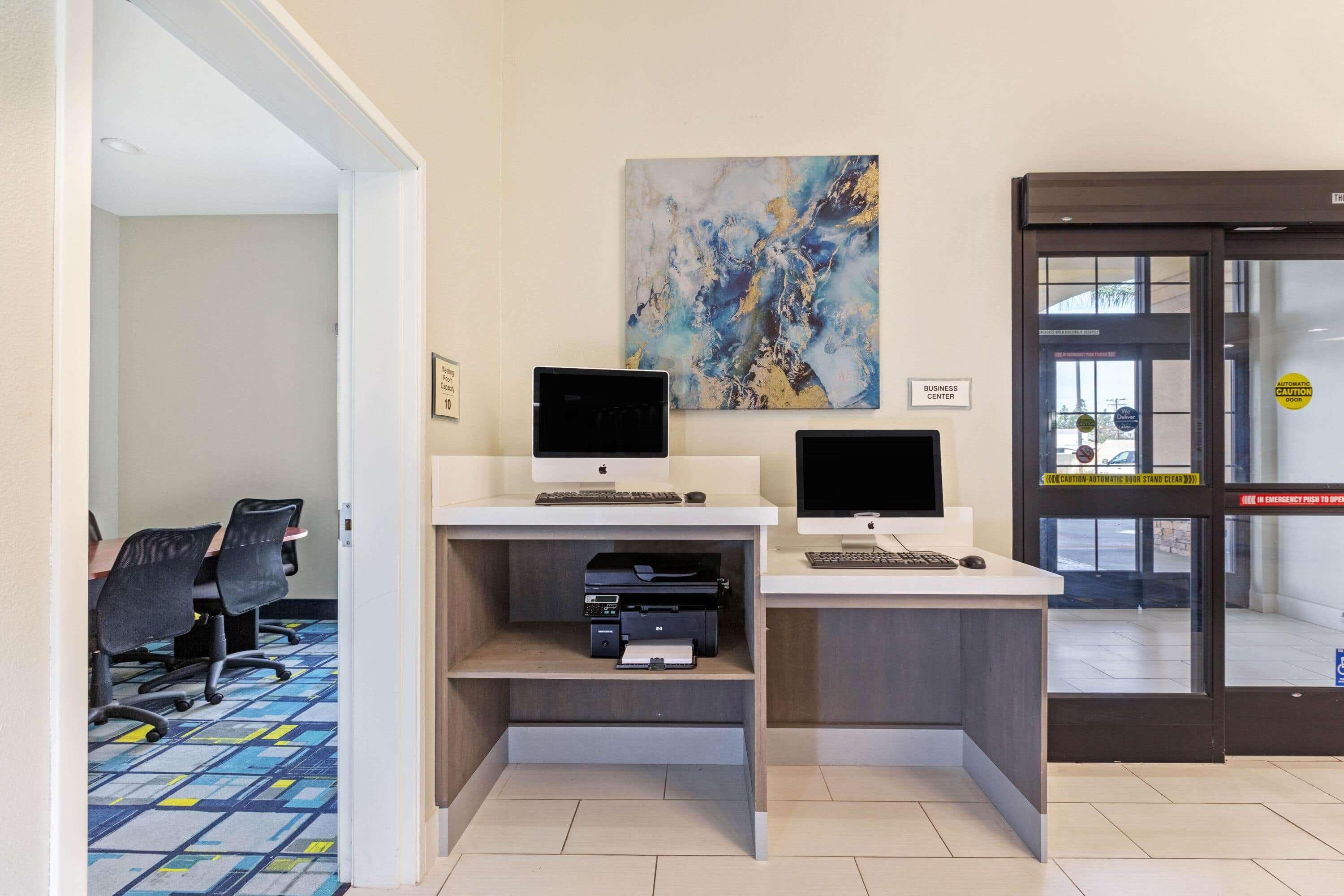 La Quinta By Wyndham Ne Long Beach/Cypress Hawaiian Gardens Extérieur photo