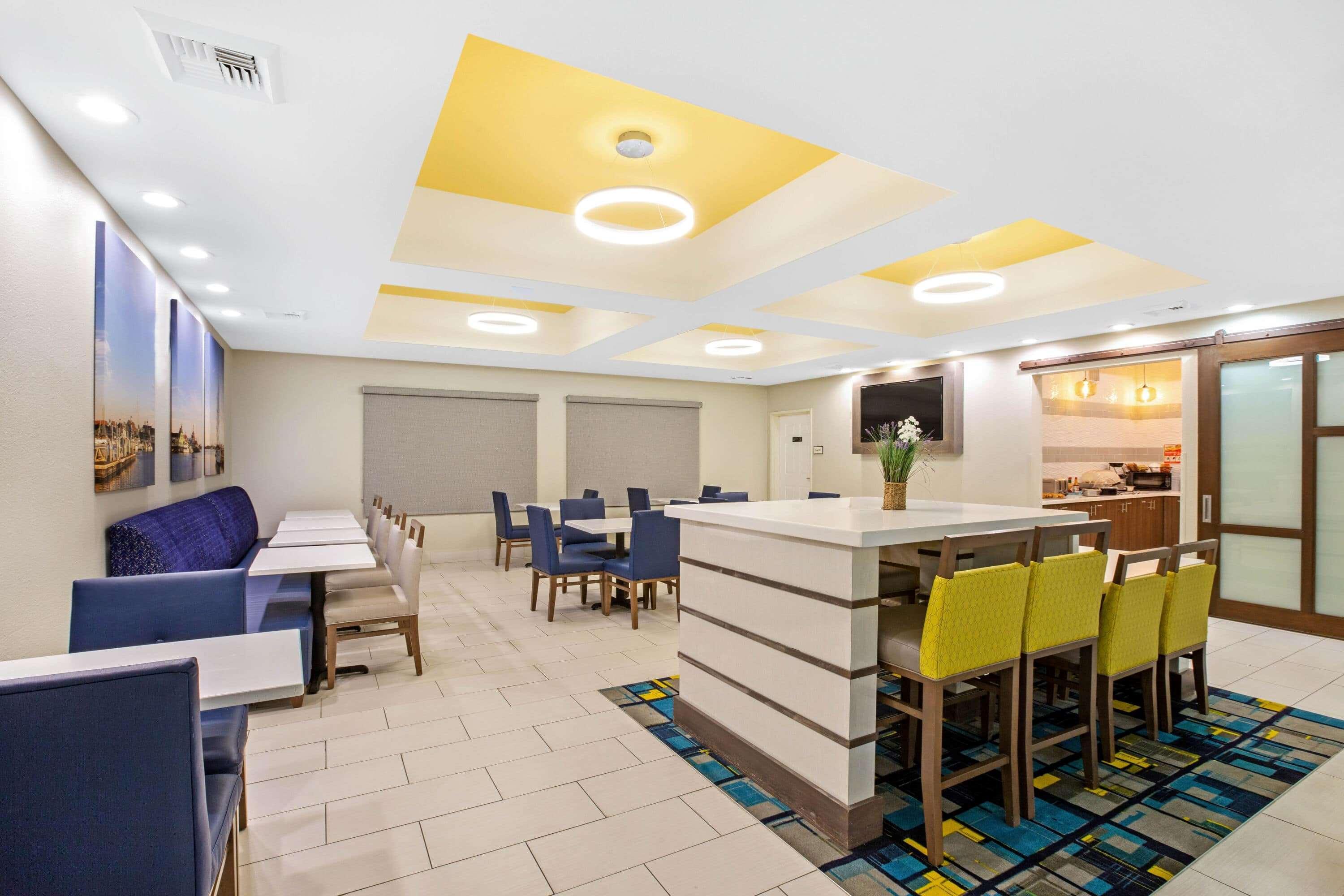 La Quinta By Wyndham Ne Long Beach/Cypress Hawaiian Gardens Extérieur photo