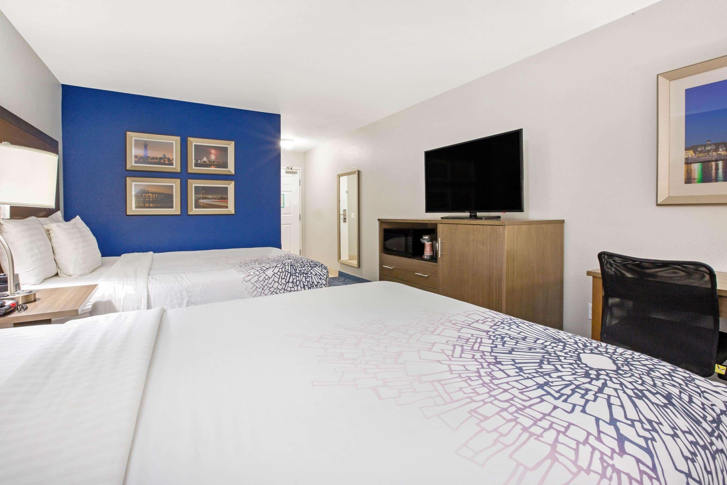 La Quinta By Wyndham Ne Long Beach/Cypress Hawaiian Gardens Extérieur photo