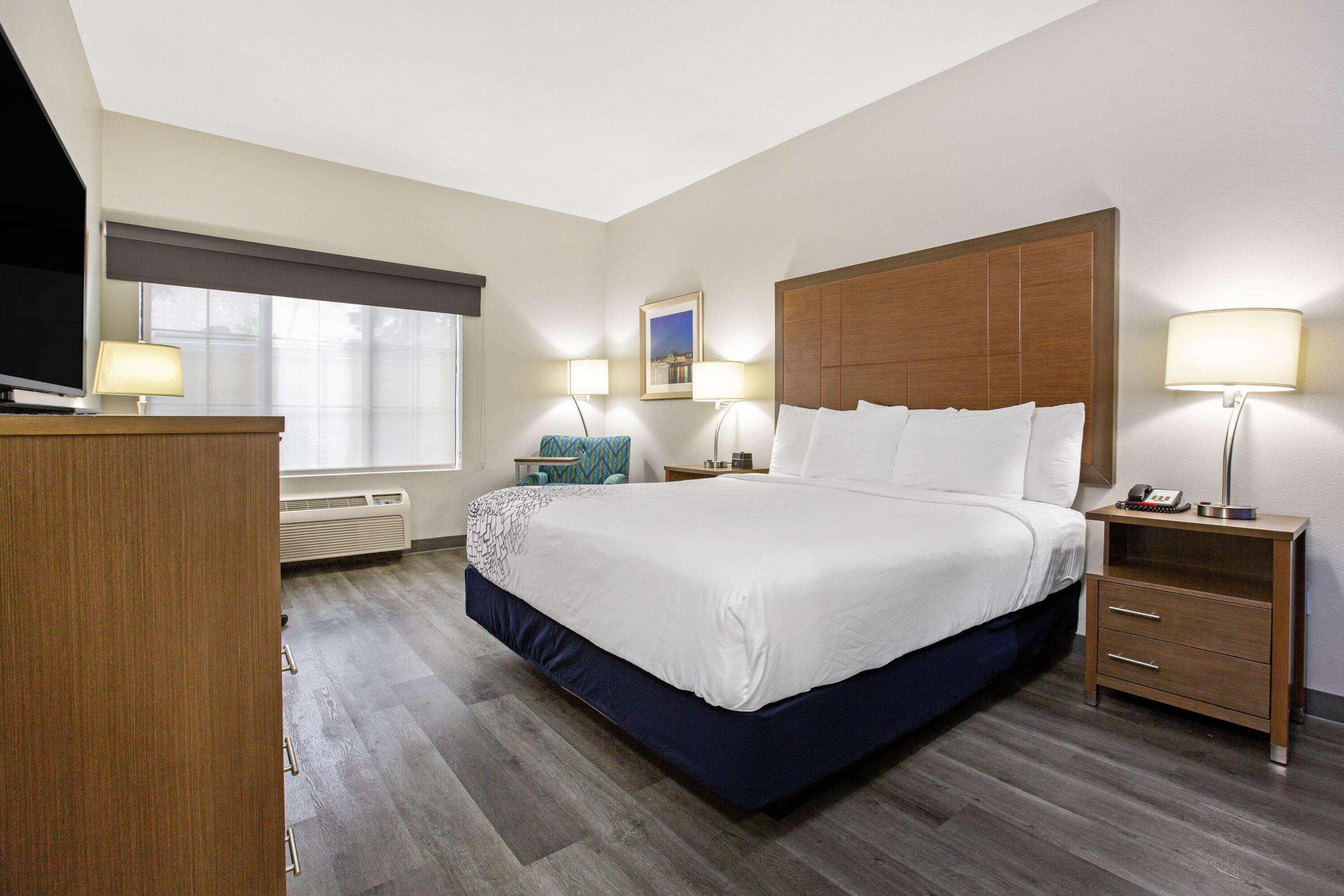 La Quinta By Wyndham Ne Long Beach/Cypress Hawaiian Gardens Extérieur photo