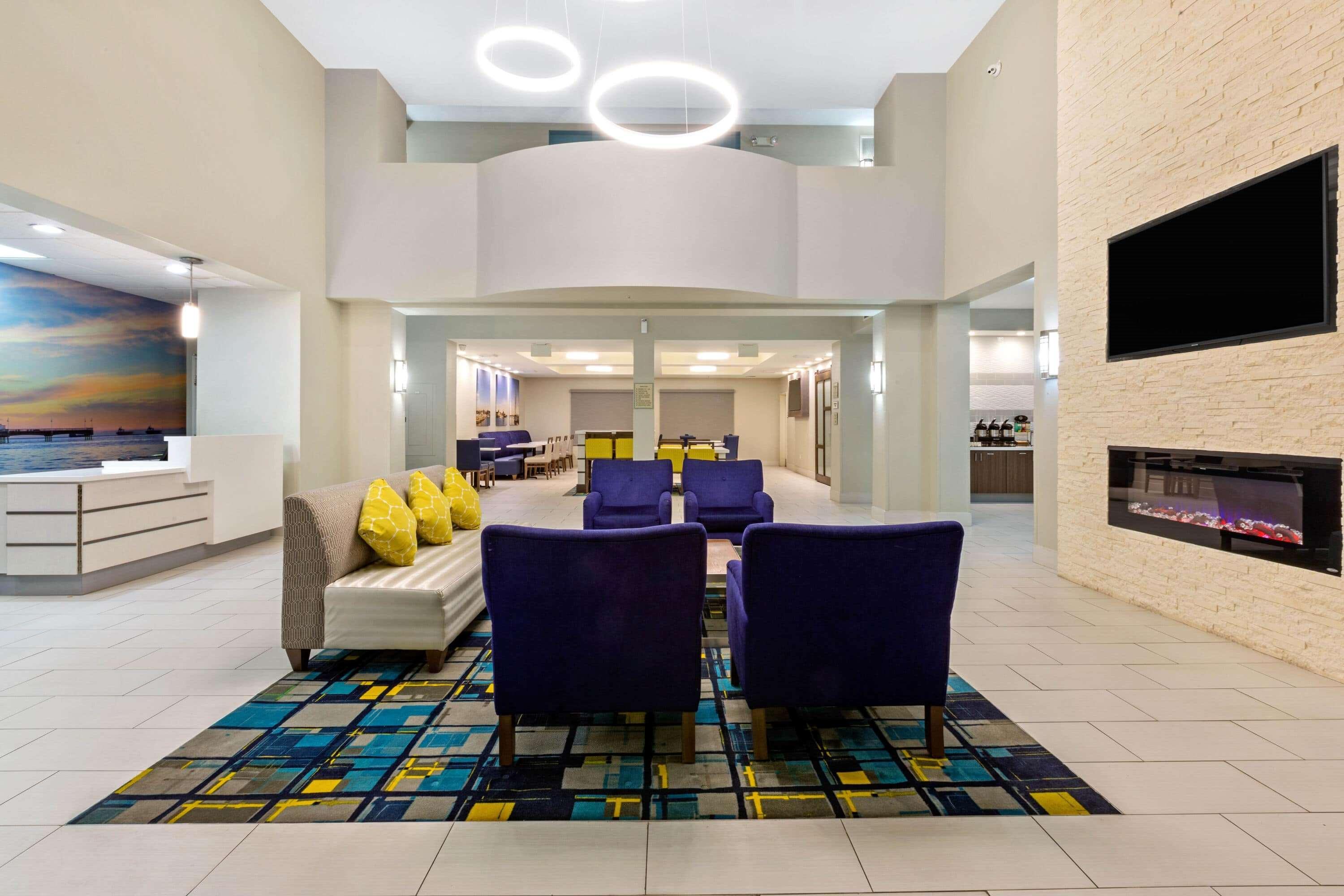 La Quinta By Wyndham Ne Long Beach/Cypress Hawaiian Gardens Extérieur photo